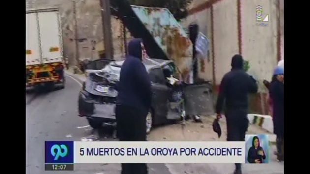 Cinco integrantes de una familia fallecieron tras choque de auto contra traíler en La Oroya. (Captura de video)