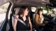 Demi Lovato incursiona como taxista y sorprende a sus pasajeros [Video]
