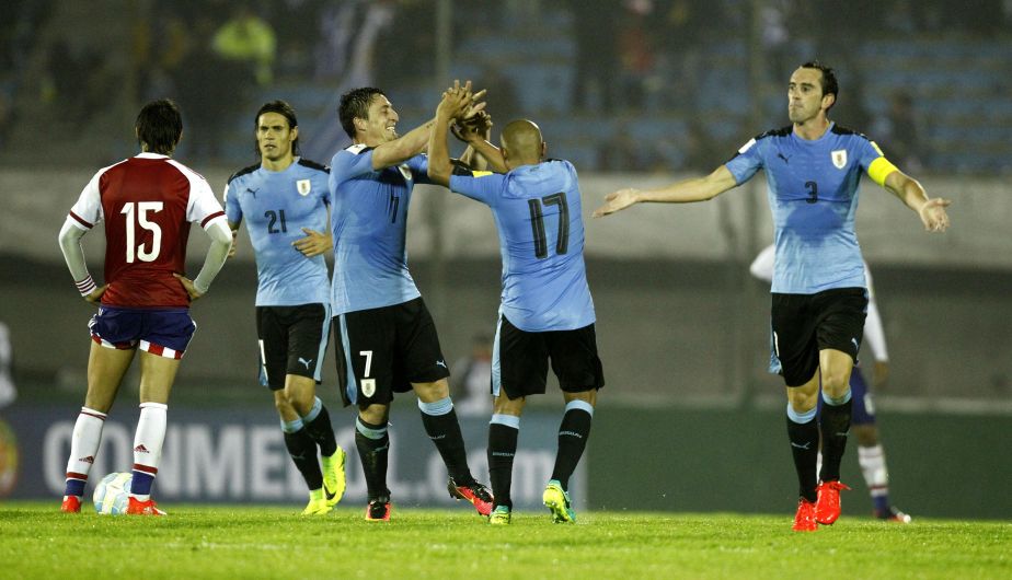 Uruguay goleó 4-0 a Paraguay y escaló a la cima de las Eliminatorias Rusia 2018 [Fotos y video]