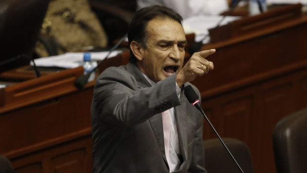 Héctor Becerril pide a Juan Sheput respetar estamentos del Congreso. (Anthony Niño de Guzmán)