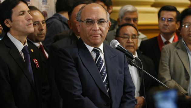Julio Rosas no supo aclarar su posición al ser consultado sobre la propuesta de someter a referéndum la unión civil. (Perú21)
