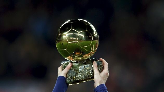 Premio es otorgado desde 1956, pero desde 2010 se realizaba conjuntamente con la FIFA. (Reuters)