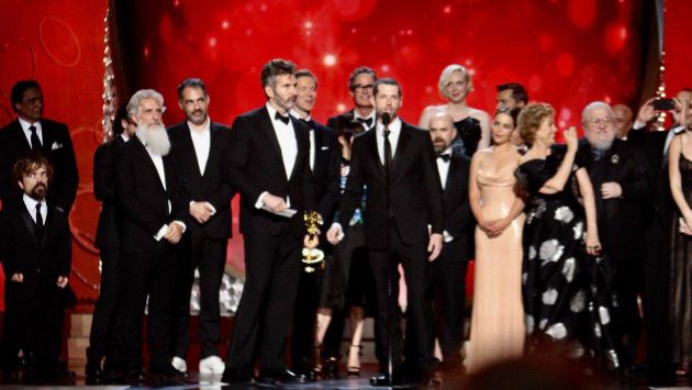 ‘Game of Thrones’ se llevó premio a mejor drama en los Premios Emmys 2016 y se convirtió en la serie más galardona de la historia. (@karinawinss)