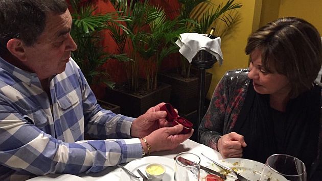 Marcelo Oxenford le propuso matrimonio a Yvonne Frayssinet en cena romántica. (Difusión)