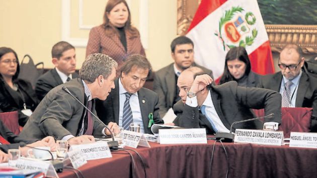 Defendieron el pedido. Los ministros absolvieron las dudas de los parlamentarios. (Atoq Ramón/Perú21)