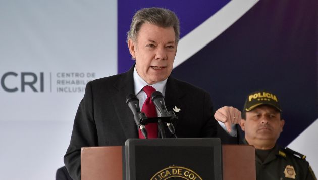 Juan Manuel Santos anunció que el ELN y el gobierno de Colombia iniciarán negociaciones de paz el 27 de octubre. (AFP)