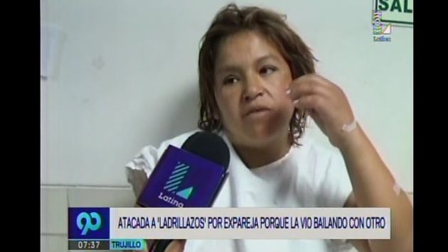Sujeto atacó a ladrillazos a su ex pareja porque la vio bailando con otro hombre. Ocurrió en Trujillo. (Captura de video)