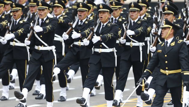 Comisión de Presupuesto aprobó adelantar aumento a policías y militares. (Piko Tamashiro/Perú21)