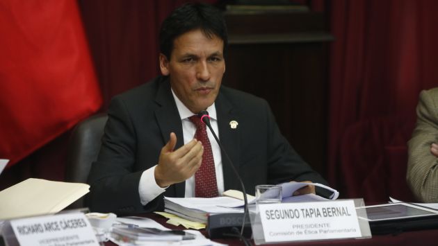 "Las decisiones se toman entre todos los parlamentarios que conforman esta comisión". manifestó. (Perú21)