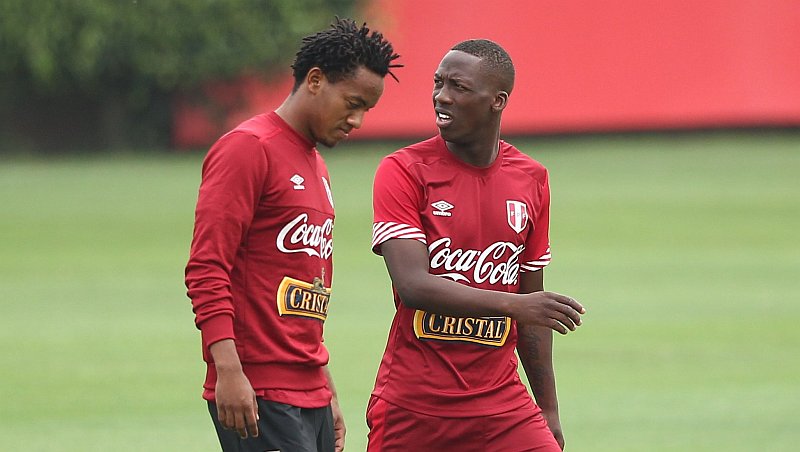 Selección peruana: André Carrillo y Luis Advíncula fueron convocados para enfrentar a Paraguay y Brasil