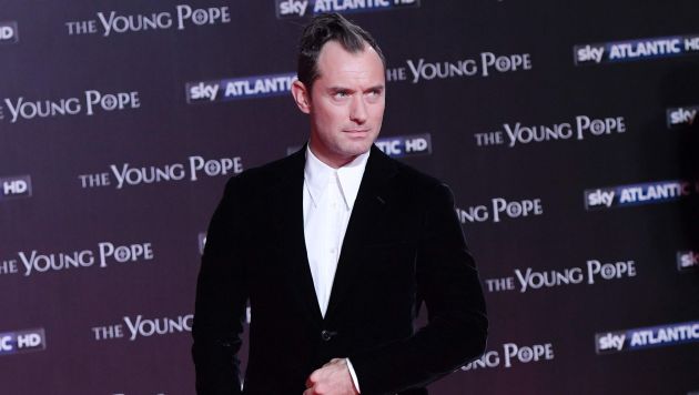 Jude Law ya no quiere realizar más papeles de joven romántico en el cine. (AFP)