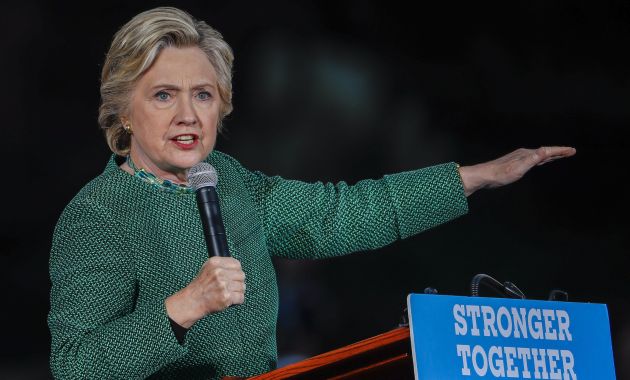 Hillary Clinton criticó a Donald Trump por manifestar que no aceptará los resultados de las elecciones (Efe).