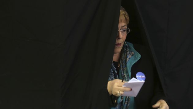 Llamado. Michelle Bachelet pidió la unión a miembros de su agrupación. (AP)
