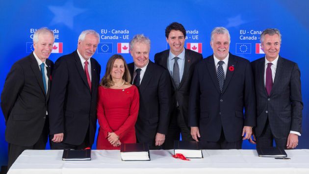 Unión Europea y Canadá firman acuerdo de libre comercio. (AFP)