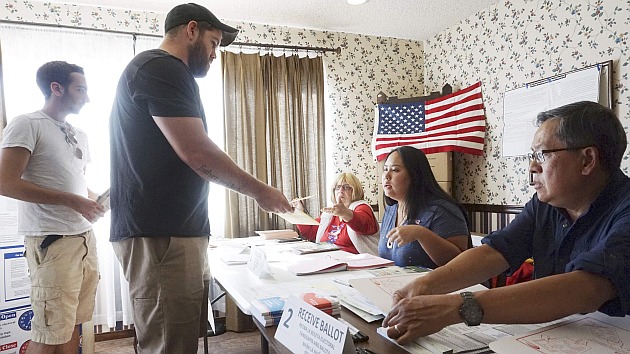 Elecciones en Estados Unidos: Cierran los primeros centros de votación. (Reuters)