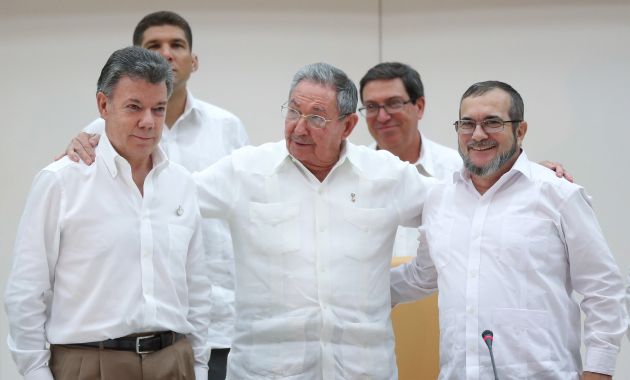 Gobierno colombiano y las FARC publicaron nuevo acuerdo de Paz. (PBS)