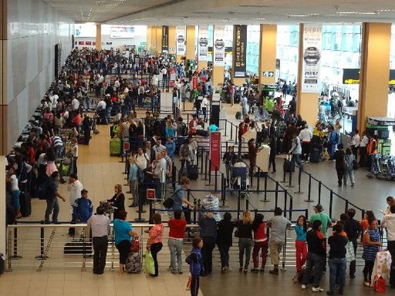 Recomiendan tomar precauciones en el Aeropuerto Jorge Chávez por APEC 2016 (Comercio)