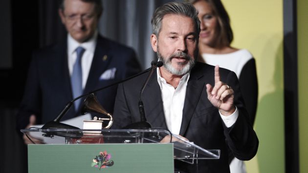 Ricardo Montaner dedicó su Grammy Latino a los presos políticos de Venezuela. (AP)