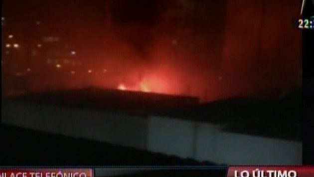 Se registró incendio en depósito de papeles en Surquillo. (Canal N)