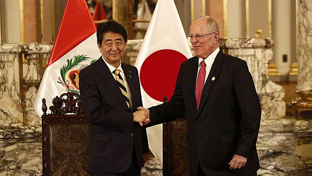 Pedro Pablo Kuczynski y Shinzo Abe firman acuerdo de cooperación en tecnologías de la comunicación. (Piko Tamashiro/Perú21)