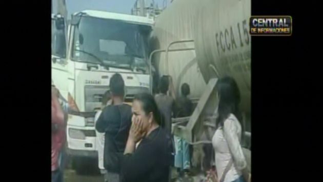 Tráiler se estrelló contra camión y un tren de carga frente al zoológico de Huachipa.