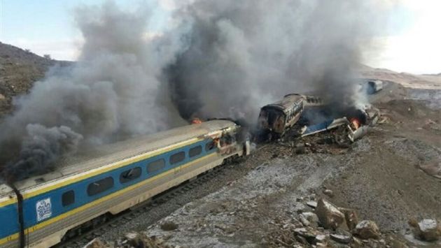 Choque de trenes en la provincia iranía de Semnan. (AFP)