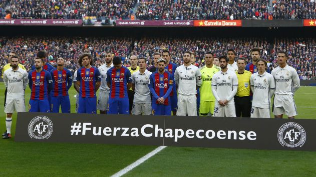 La solidaridad con el Chapecoense también estuvo presente en el Clásico español