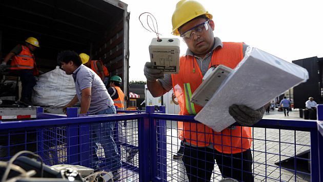 Reciclan 20 toneladas de aparatos eléctricos y electrónicos en desuso en Lima. (Andina)