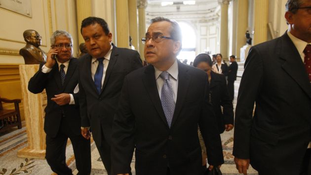Las fricciones políticas llegarán a su punto máximo este miércoles cuando Jaime Saavedra vaya al Pleno. (Perú21)