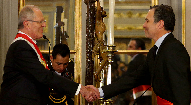 El más crítico con designación de Salvador del Solar fue Héctor Becerril. (Presidencia Perú en Flickr)