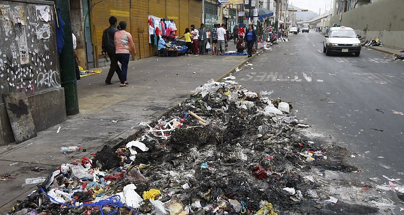 La zona comercial de Gamarra, una de las zonas más afectadas por la acumulación de basura. (Perú21)