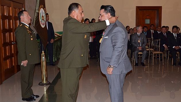 'Chibolín' fue condecorado con medalla del Ejército por su contribución a la institución. (Ejército)