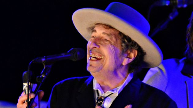 Pese a la ausencia del cantante, Bob Dylan envió una carta de agradecimiento. (Reuters)