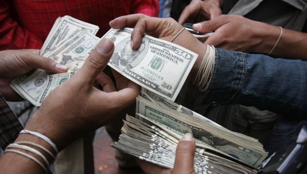 Dólar. Apuntan que la moneda norteamericana podría llegar hasta S/3.50 el próximo año. (Perú21)