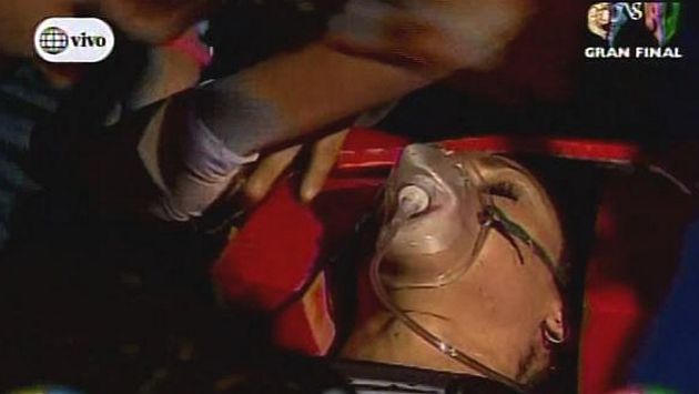 ‘Esto es guerra’: Melissa Loza sufrió terrible susto en reto de altura y es retirada en ambulancia. (Captura)