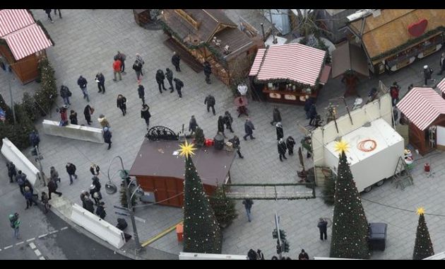 Mercado navideño abrió luego de atentado (holaciudad).