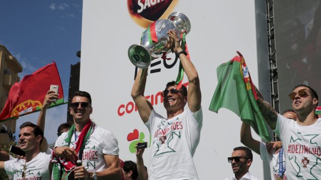 Portugal alzó su primera Eurocopa en este 2016. (EFE)