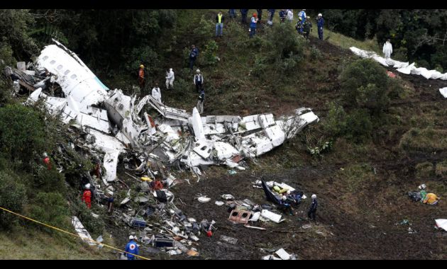 Según el informe el piloto y el copiloto sabían que el combustible estaba al límite (www.ecestaticos.com)