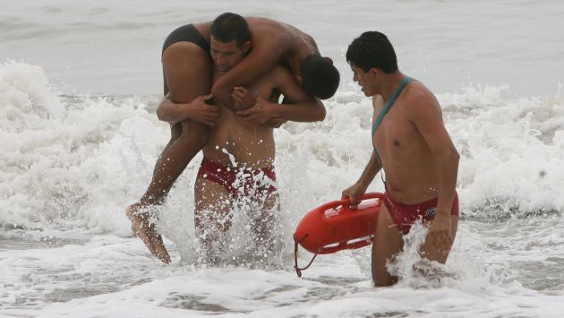 Policía de Salvataje da recomendaciones a quienes recibirán Año Nuevo en la playa. (USI)