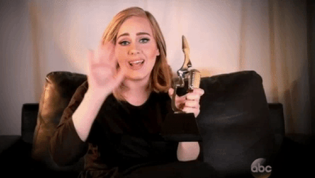 Adele lidera lista de los discos más vendidos del 2016.