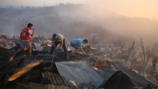 El incendio ha dejado más de 200 viviendas destruidas. (Reuters)