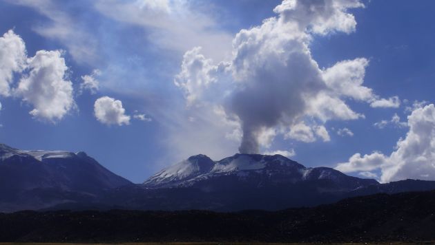 Arequipa: Volcán Sabancaya continúa con un proceso eruptivo en ... - Diario Perú21