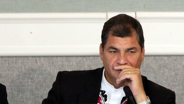 Rafael Correa se mostró fastidiado por la lenta acción de las autoridades peruanas. (USI)