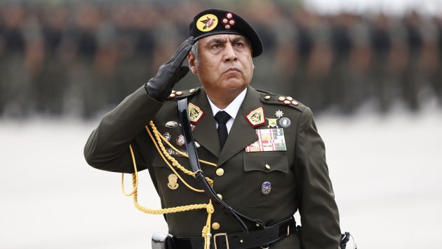 Luis Humberto Ramos Hume habría ascendido a comandante general del Ejército  de manera irregular. (Perú21)
