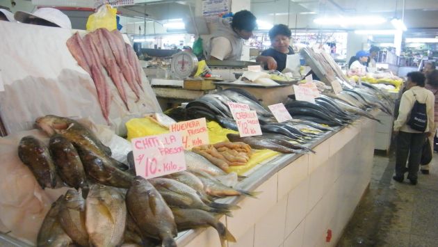 Sepa cómo reconocer un pescado fresco en el mercado. (USI)