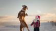 ¿Los perros grandes y los niños pueden divertirse? Este fotógrafo lo confirma