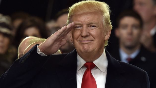 Donald Trump ofreció su respaldo a la CIA tras criticarla durante su campaña. (AFP)