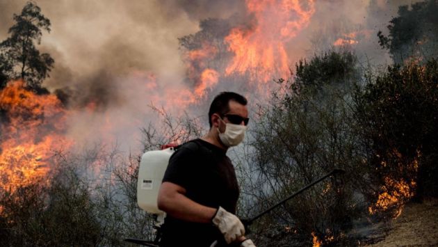 Chile: Evacuan a 4 mil personas por incendio forestal. (AFP)