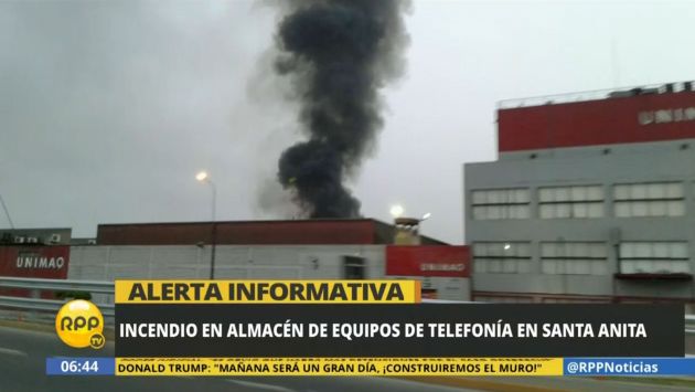 Incendio consumió el depósito de una empresa de telefonía en Ate. (RPP)
