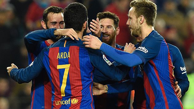 Barcelona goléo 5-2 a Real Sociedad y pasó a semifinales de la Copa del Rey. (AFP)